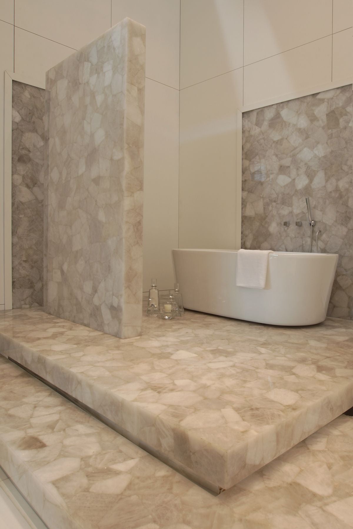 WHITE STONE ONYX