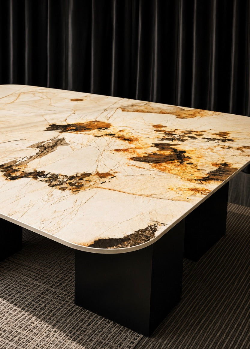 PATAGONIA DINING TABLE