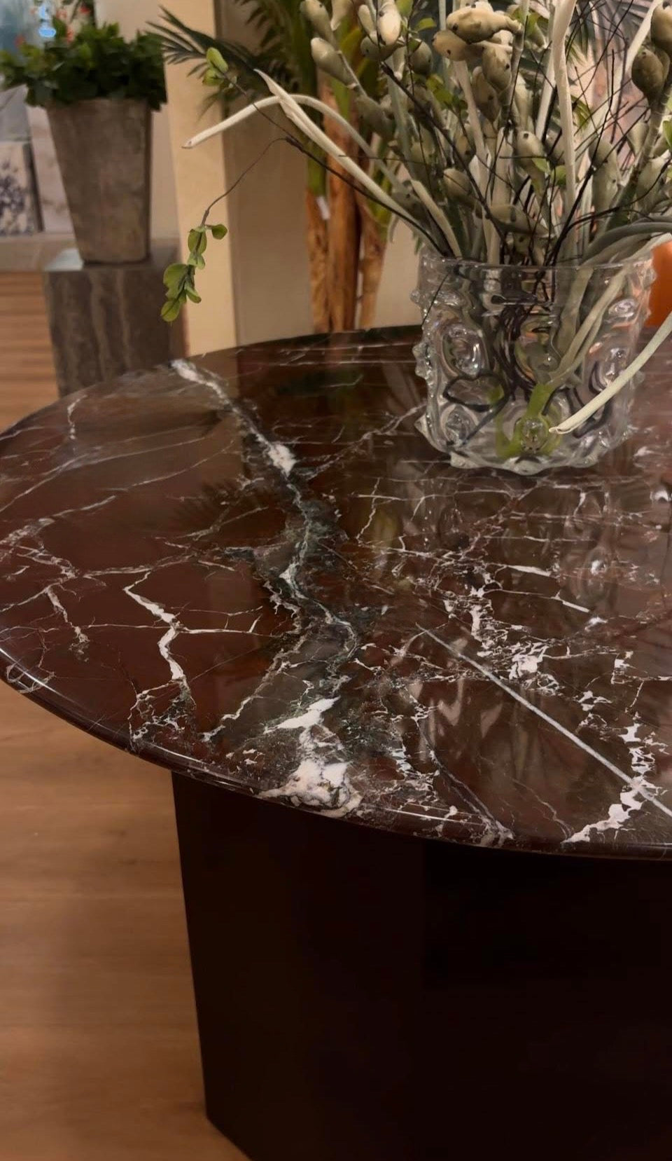 BORDEAUX MARBLE RECIEVING TABLE